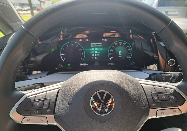 Volkswagen Golf cena 82000 przebieg: 42000, rok produkcji 2021 z Gdańsk małe 46